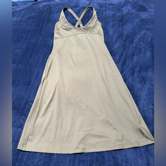 Columbia Olive Green Omni Wick Dress Bra Built In Activewear Sports Medium - Picture 1 of 5